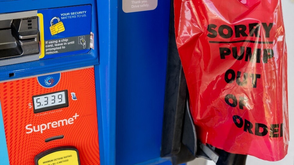 لأول مرة منذ شهرين.. انخفاض سعر البنزين في الولايات المتحدة