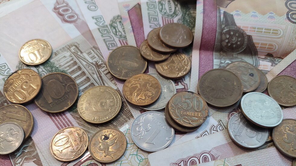 المركزي الروسي يخفف الضوابط على شركات الاستيراد وبعض البنوك