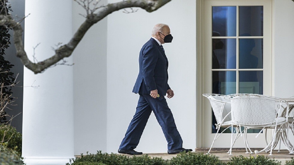 بعد ثبات اصابته بكورونا.. طبيب بايدن يكشف عن أعراض مرضه