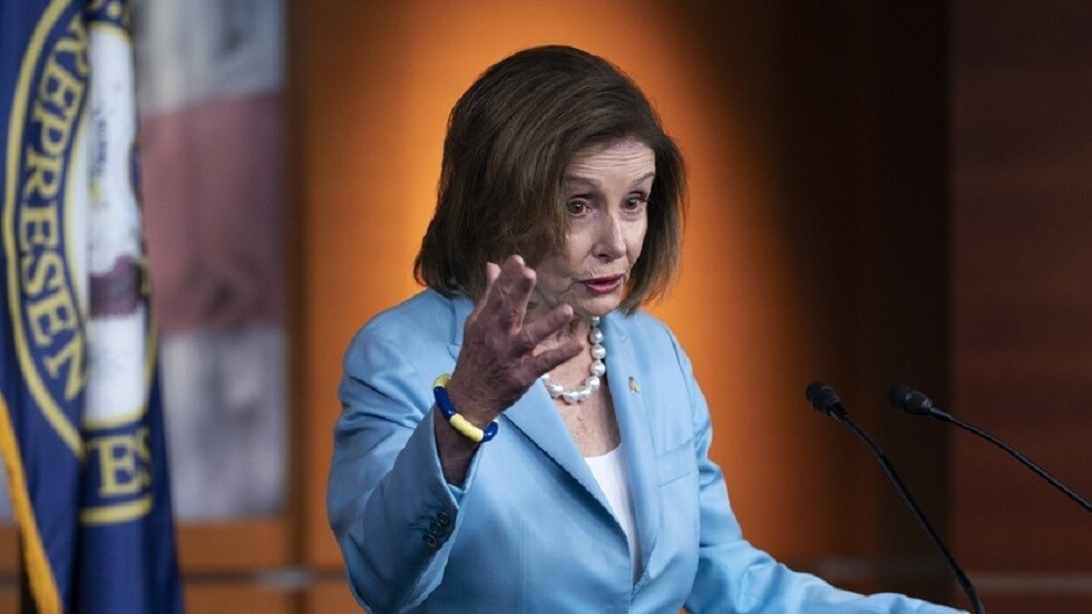 بيلوسي ترفض الحديث عن زيارتها المحتملة إلى تايوان بعد تحذير بايدن