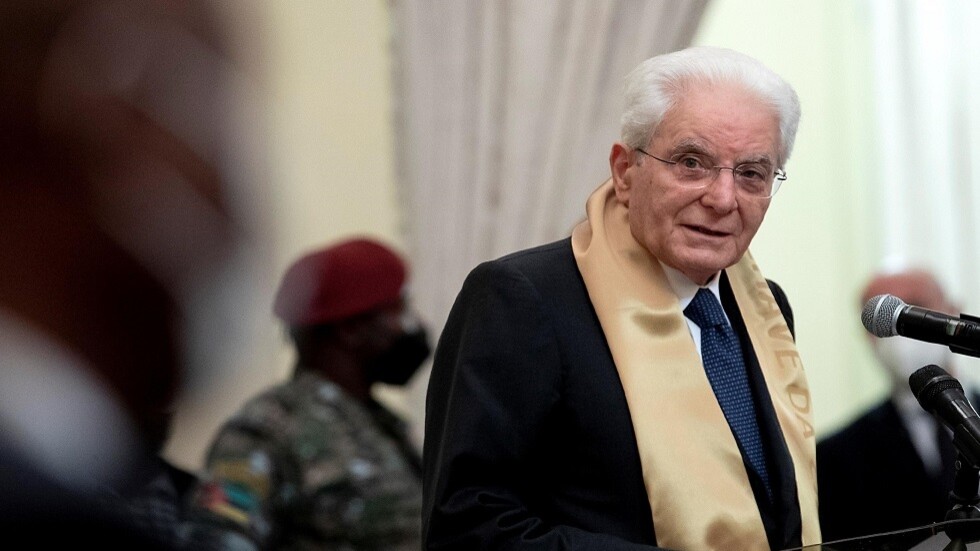 الرئيس الإيطالي يوقع مرسوما بحل البرلمان