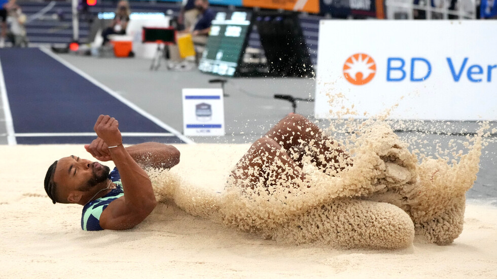 استبعاد الأمريكي سكانتلينغ من بطولة العالم لألعاب القوى