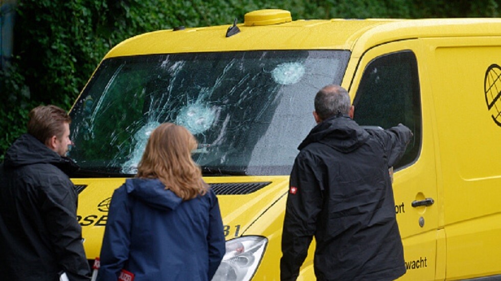 ملثمون يهاجمون سيارة نقل أموال بالرصاص غربي ألمانيا