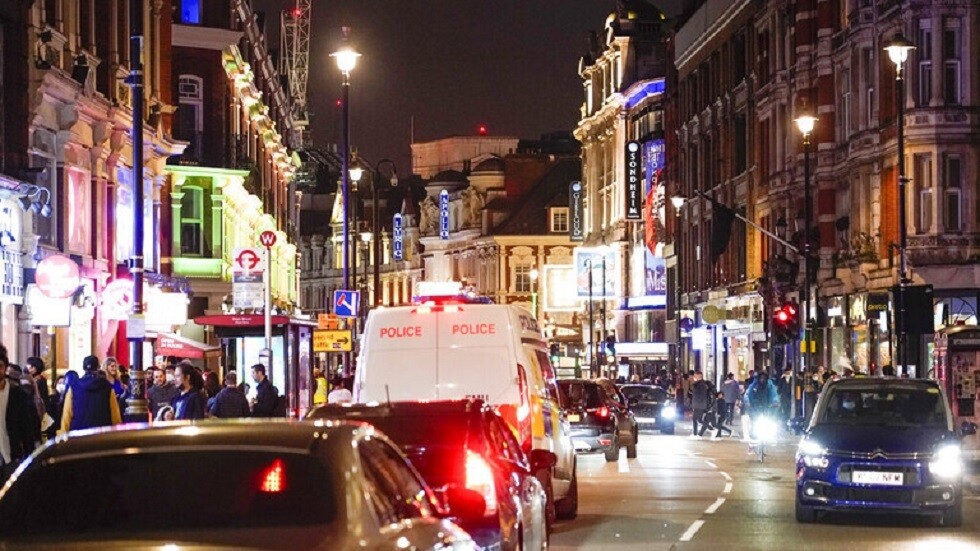 الغارديان: المتقاعدون في بريطانيا مجبرون على العمل بسبب ارتفاع الأسعار في البلاد