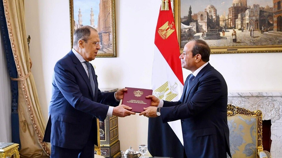 خبير دولي: حديث الولايات المتحدة حول عزلة روسيا مجرد أمنيات