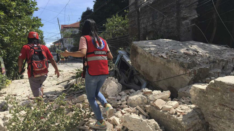 زلزال قوي يضرب شمال الفلبين ويخلف قتلى وإصابات (صور)