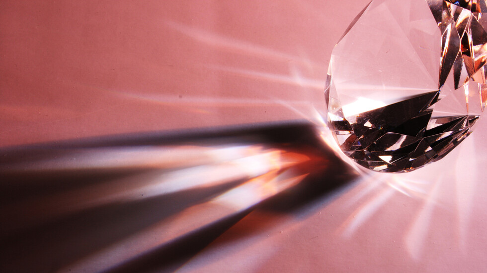 العثور على ماسة وردية نادرة يُعتقد أنها أكبر ما شوهد حتى الآن منذ 300 عام