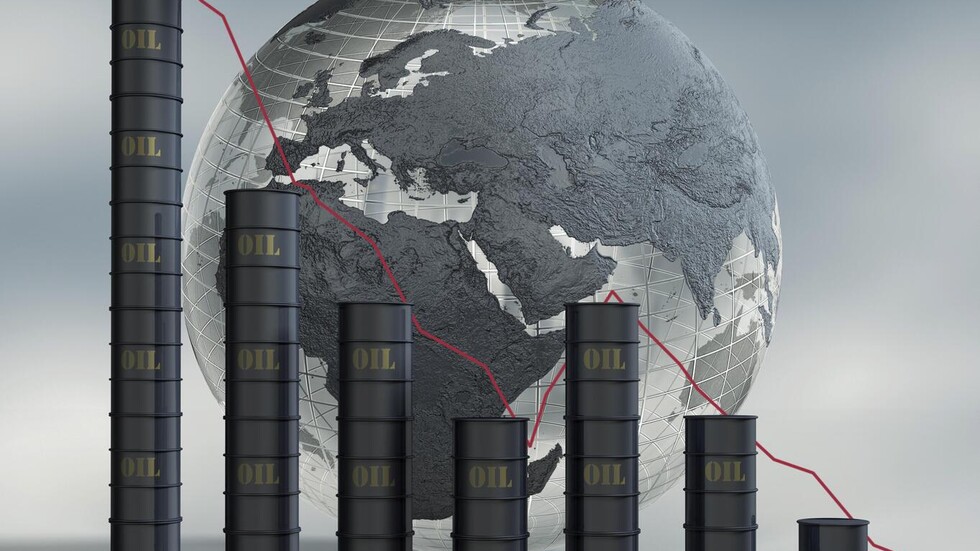 أسعار النفط تواصل الارتفاع بعد بيانات عن حجم مخزوناته