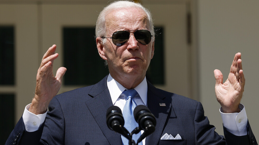 "سي إن إن": بايدن يؤيد مقترح تبادل السجين الروسي فيكتور بوت مقابل الأمريكيين بول ويلان وبريتني غرينر