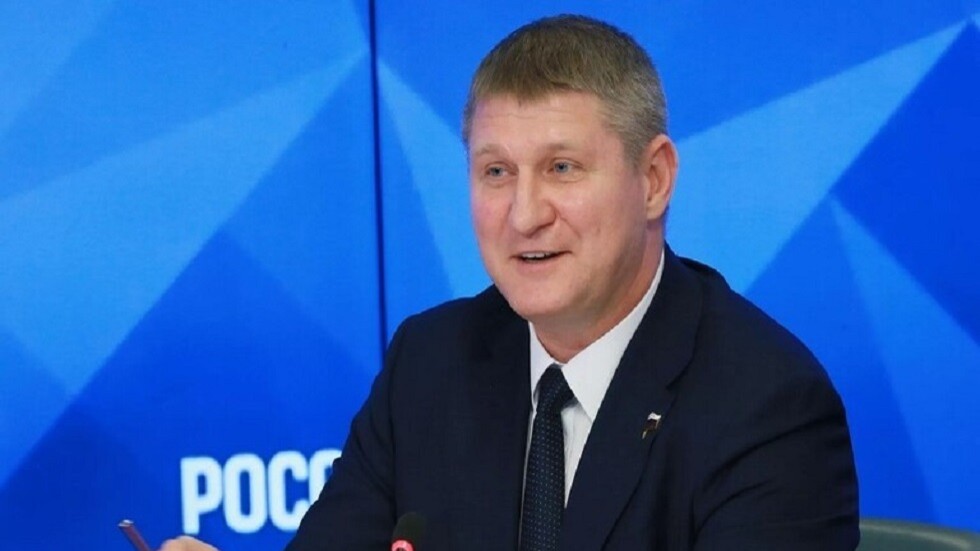 نائب روسي: الأوكرانيون يقاتلون دفاعا عن أراضي الشركات الأمريكية