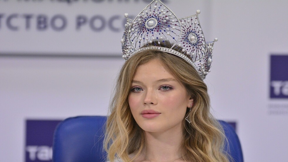 أوكرانيا تدعو إلى منع ملكة جمال روسيا من خوض مسابقة "ملكة جمال الكون"