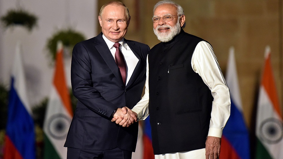 بوتين ومودي يبحثان تطوير العلاقات الاقتصادية والشراكة الاستراتيجية بين روسيا والهند