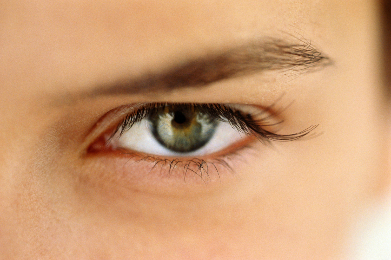 عيناك تحذرك بواسطة 6 طرق من مشكلات صحية خطيرة!