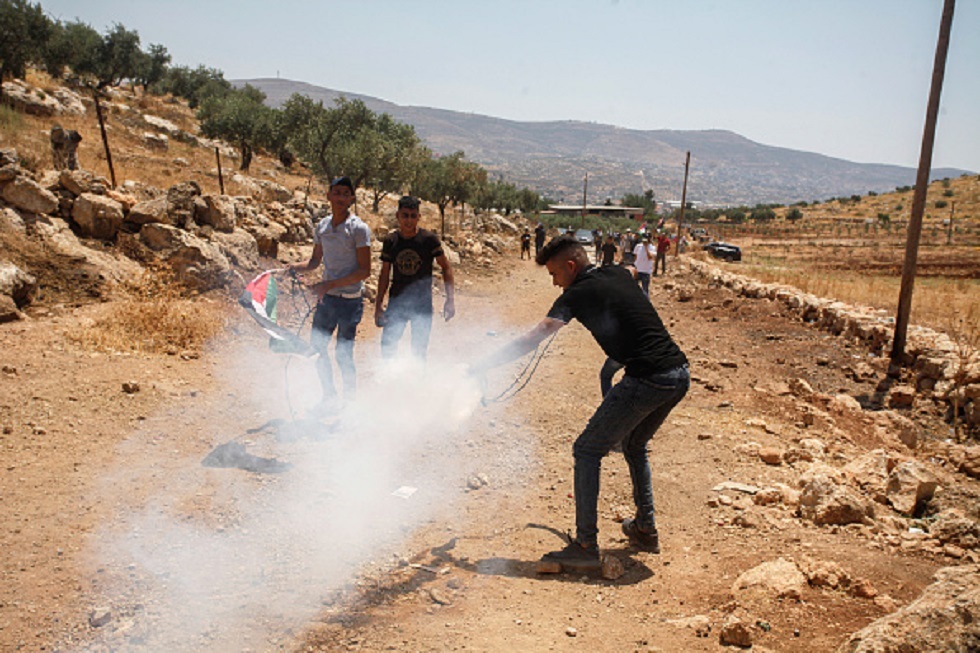 إصابة 92 فلسطينيا خلال تفريق الجيش الإسرائيلي بالقوة مسيرة كفر قدوم الأسبوعية (فيديو + صور)
