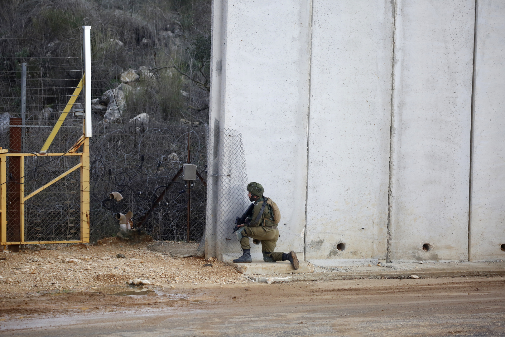 الجيش الإسرائيلي يخطط لبناء جدار حول مستوطنة على حدود لبنان