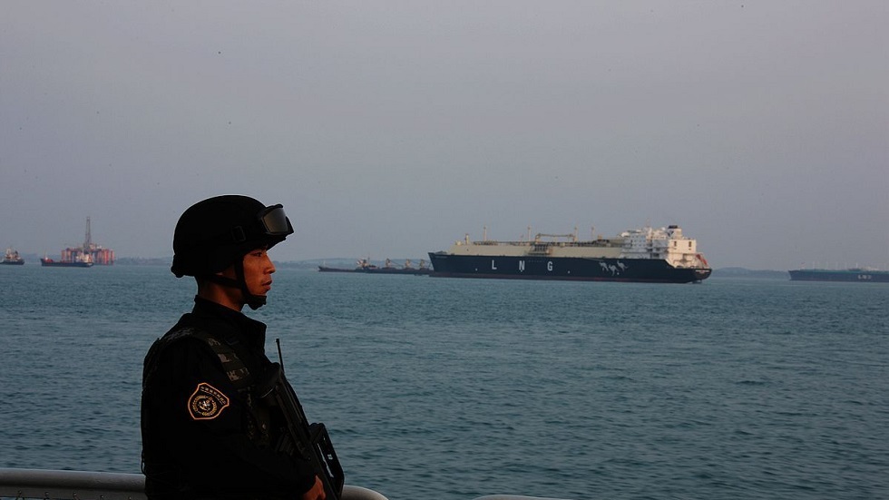 اليابان تعلن عن سفن صينية وروسية مرت بجانب الجزر المتنازع عليها