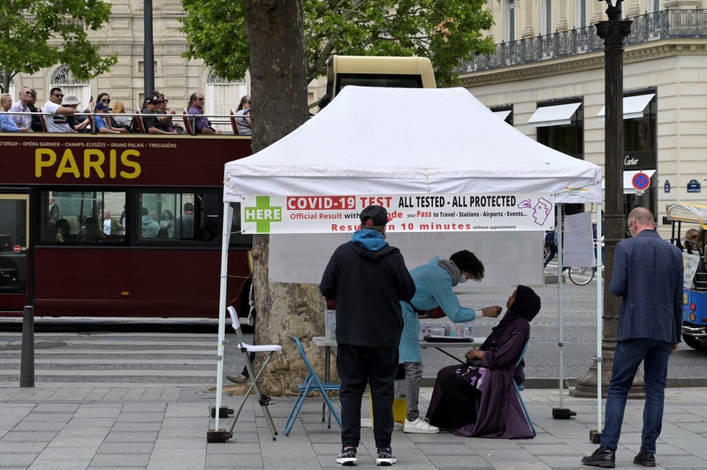 فرنسا تسجل أكثر من 200 ألف إصابة بكورونا خلال 24 ساعة