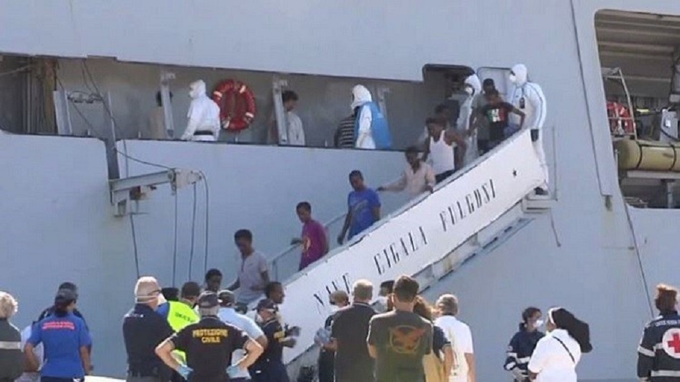 إنقاذ مهاجرين في مياه المتوسط - أرشيف