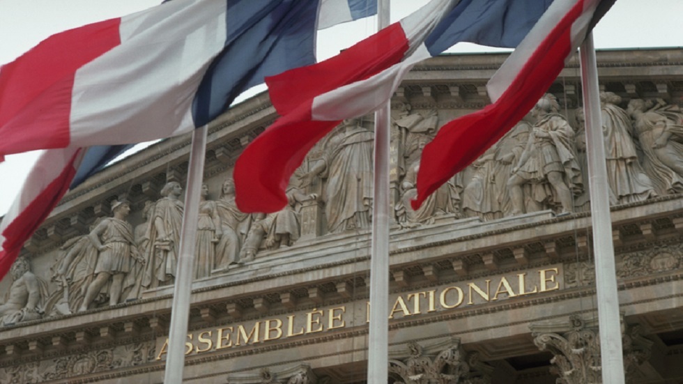البرلمان الفرنسي يرفض تصويتا جديدا على حجب الثقة عن الحكومة