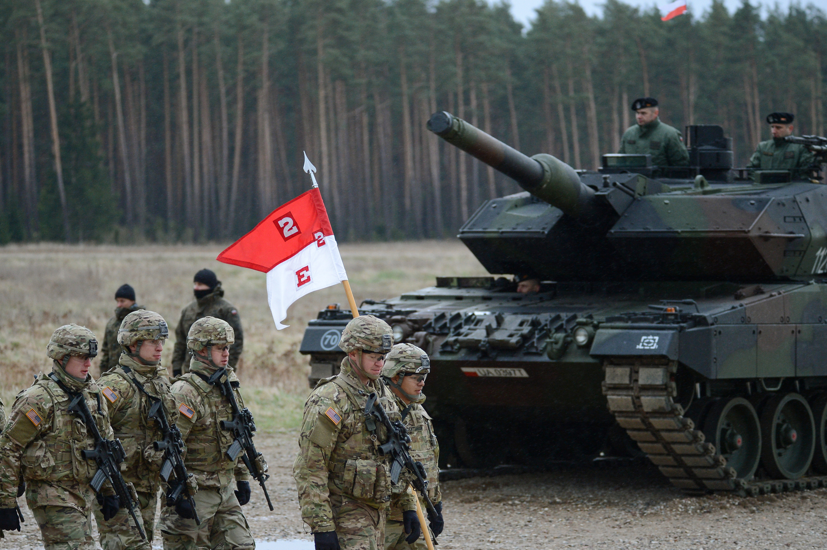 نائب بولندي سابق يوضح لماذا لن يتدخل الناتو لمساعدة بلاده حال اندلاع اشتباكات مع روسيا