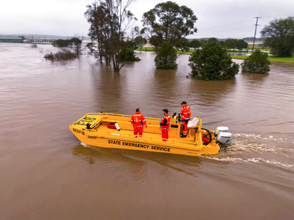 استراليا.. تهديد الفيضانات ينتقل شمالا مع انحسار حالة الطوارئ في سيدني