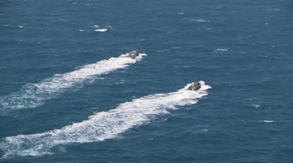 أ ب: سفينة بريطانية تصادر صواريخ إيرانية متجهة إلى اليمن