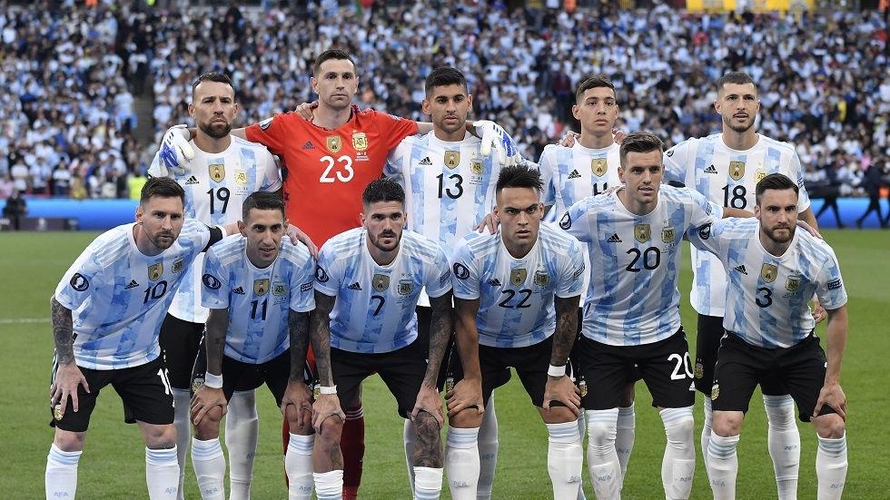 ميسي يكشف عن قميص الأرجنتين لمونديال قطر.. (فيديو+ صور)