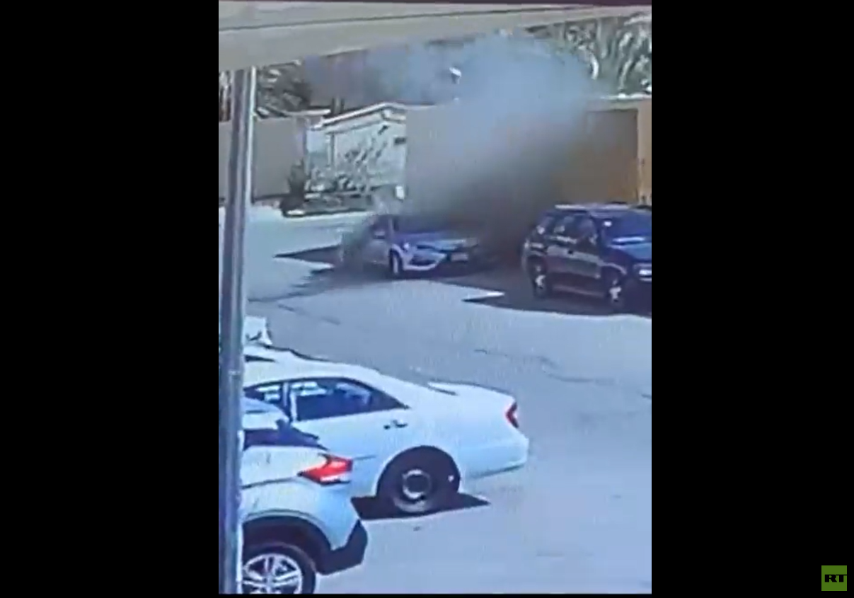 الأمن السعودي يتحرك بعد سرقة مركبة وإضرام النار فيها بالرياض (فيديو)