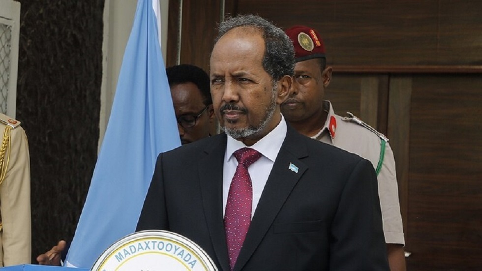الرئيس الصومالي يعد بعودة جنود 