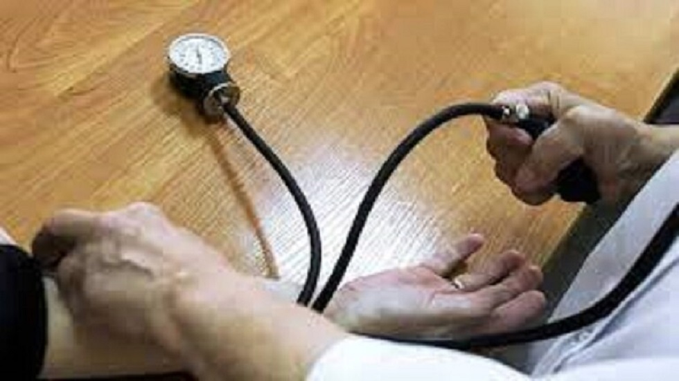 طبيب روسي يوضح كيفية منع حدوث قفزات في مستوى ضغط الدم