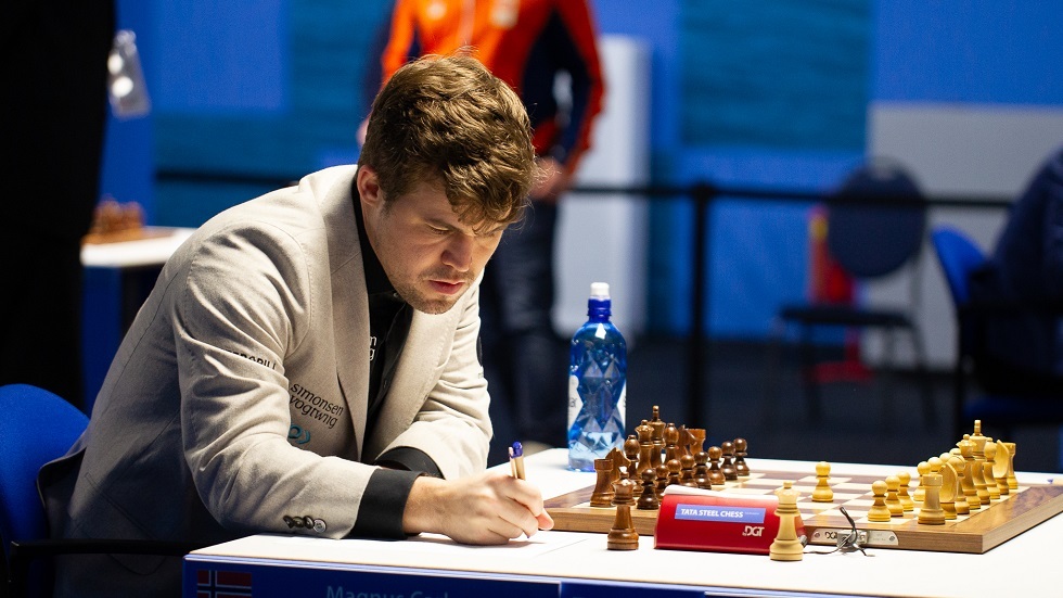 النرويجي يتوج بجائزة زغرب الكبرى للشطرنج