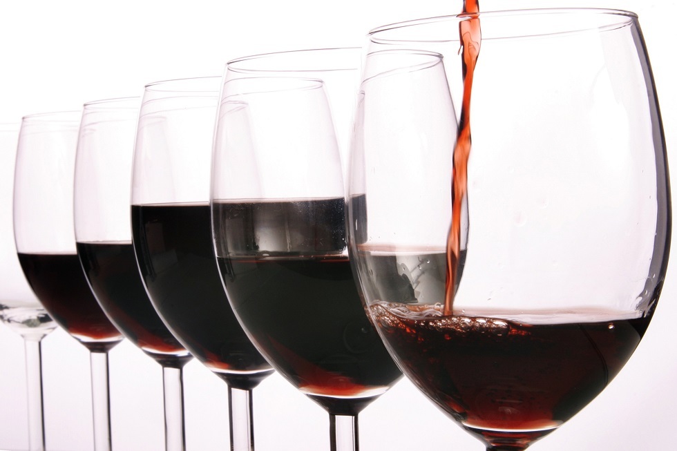 هل النبيذ يساعدك على العيش لفترة أطول؟