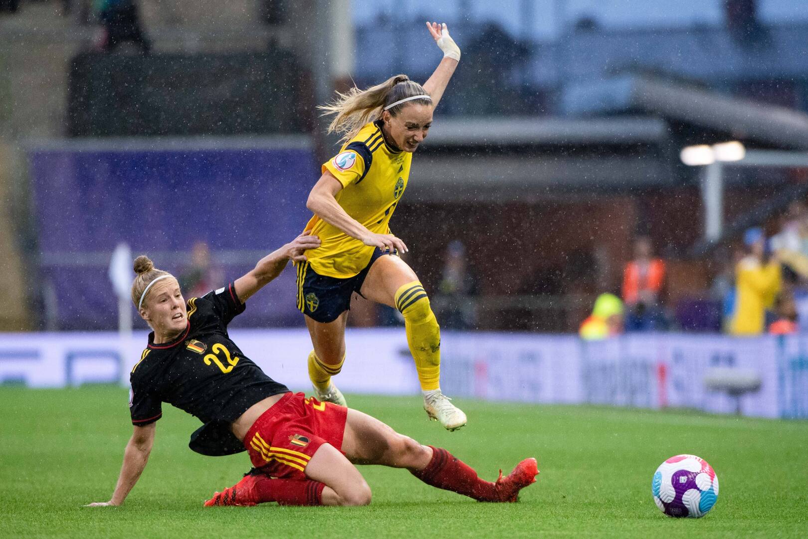 لاعبة سويدية تنتقد عدد الكاميرات في يورو السيدات
