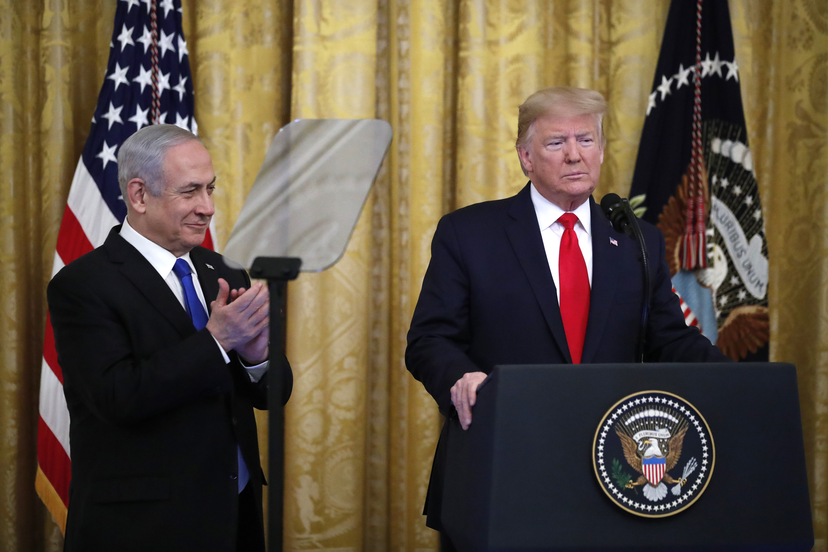 الرئيس الأمريكي السابق دونالد ترامب ورئيس الةوراء الإسرائيلي الأسبق بنيامين نتنياهو
