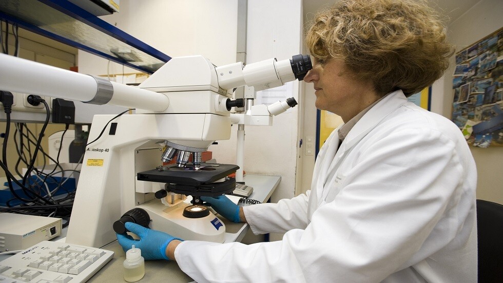 علماء روس يبتكرون مادة جديدة لعلاج التهاب الرئتين الحاد