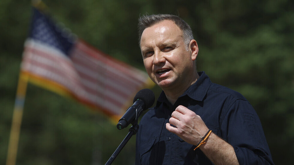 رئيس بولندا: دعم ميركل لـ "السيل الشمالي-2" عمل عدائي