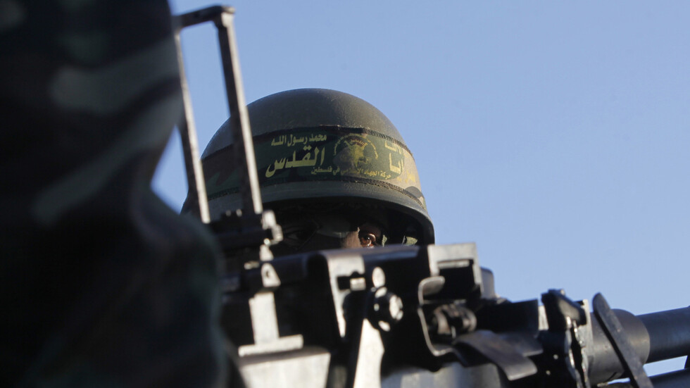 عقب مقتل شاب فلسطيني واعتقال القيادي بسام السعدي..حركة 