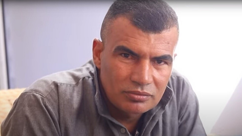 مصير.. شبيه عمرو دياب يثير الجدل على مواقع التواصل الاجتماعي (فيديو)