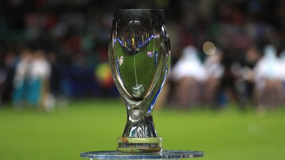 "UEFA" يكشف عن الطاقم التحكيمي للسوبر الأوروبي.. ويطبق التسلل "شبه الآلي"