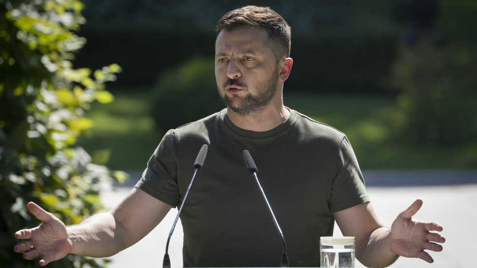 زيلينسكي يتهم الاتحاد الأوروبي بتأخير المساعدات المالية لأوكرانيا