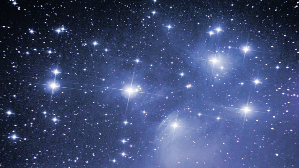 لقطات جديدة لا تصدق تصور نجمين يتصادمان بشكل لم نشهده من قبل