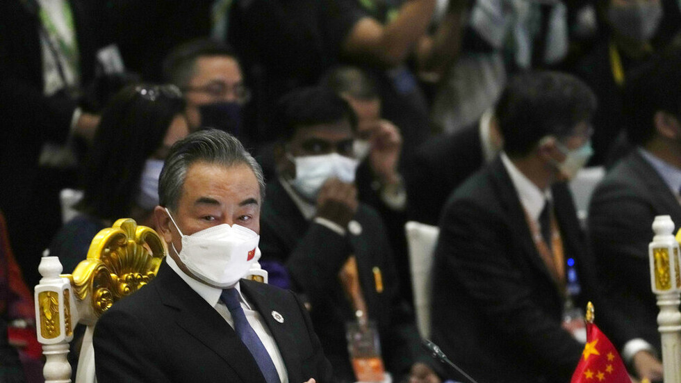 بكين: لن نسمح للولايات المتحدة بإعادة العالم إلى قانون الغابة