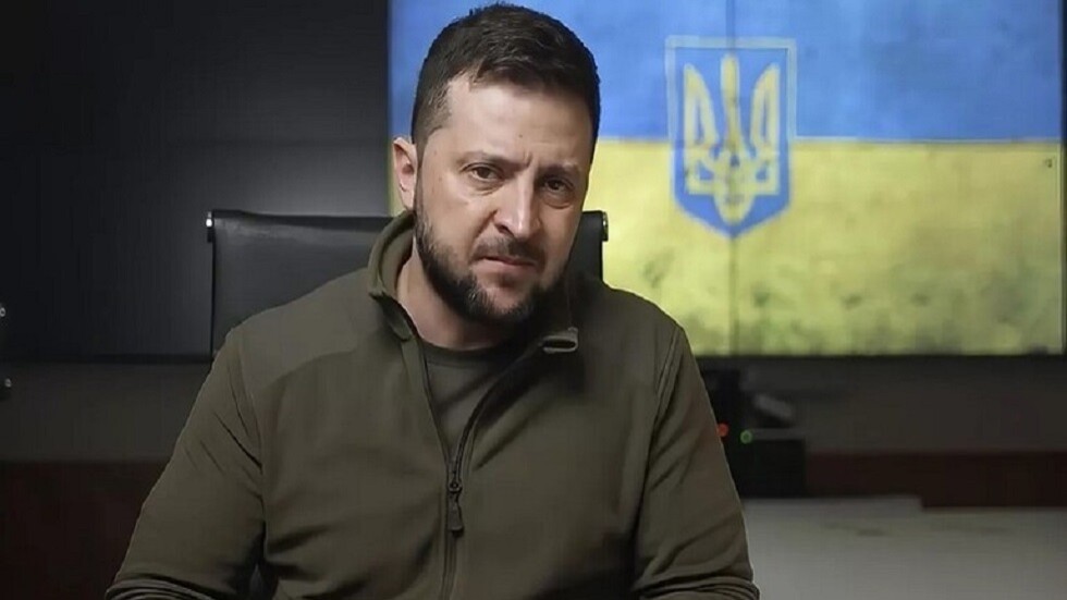 ضابط أمريكي سابق يتوقع نهاية مأساوية لزيلنسكي