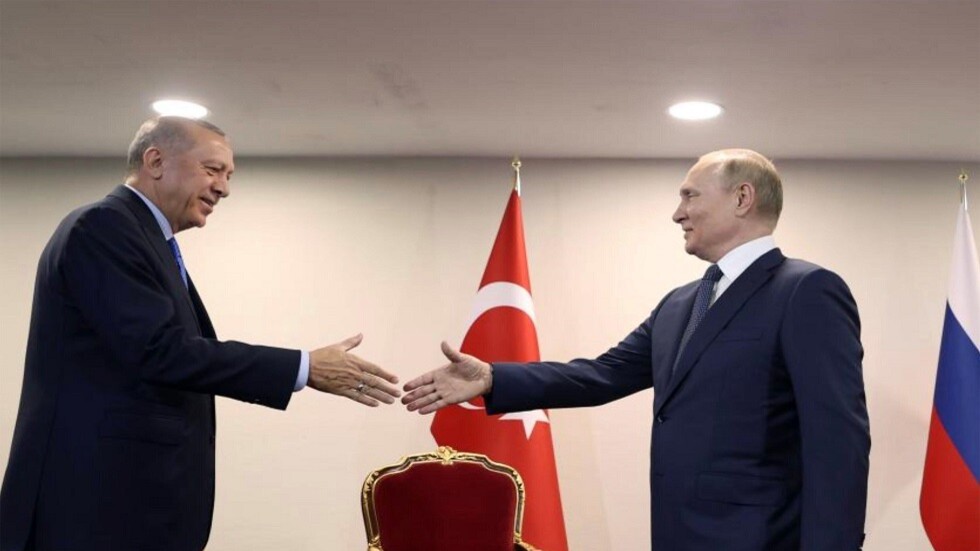 "فاينشال تايمز": الدول الغربية قلقة من تعزيز التعاون بين روسيا وتركيا
