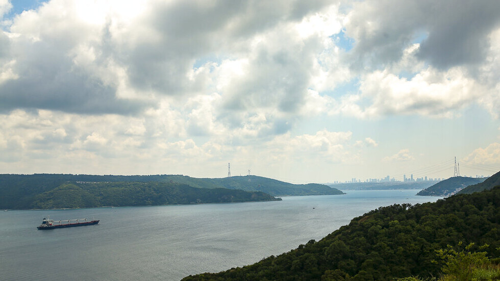الدفاع التركية: 4 سفن شحن جديدة محملة بالمنتجات الزراعية تغادر الموانئ الأوكرانية