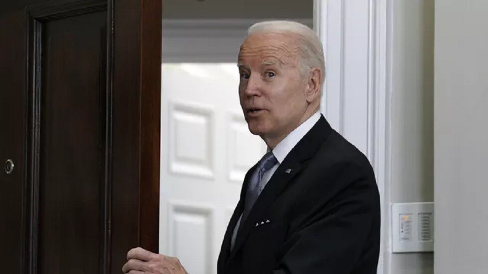 بعد تأكد تعافيه من كوفيد.. بايدن يعود إلى العمل