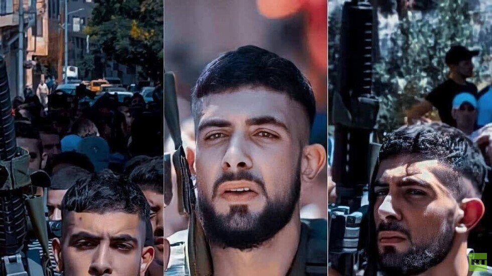 "أم  الشهيد البطل"..صورة والدة الشاب إبراهيم النابلسي تحمل نعشه وهي مبتسمة تثير تفاعلا (صورة)