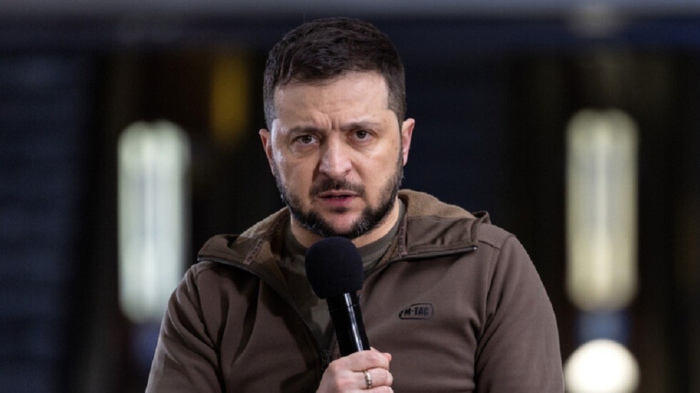 زيلينسكي يطالب الاتحاد الأوروبي بتقديم
