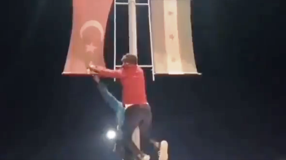 سوريا.. مظاهرات شمالي البلاد بعد تصريحات وزير الخارجية التركي (صور+ فيديو)