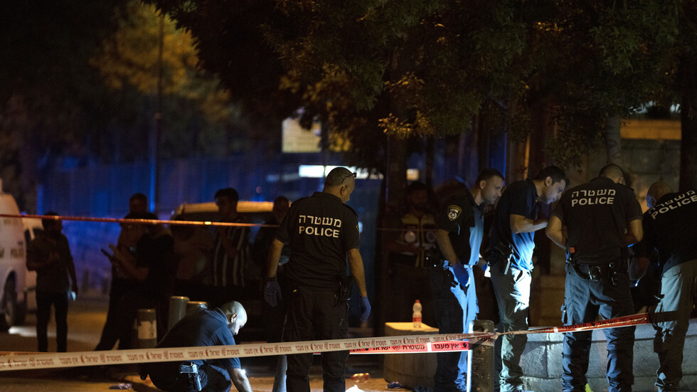 القوات الإسرائيلية تشن حملة اعتقالات واسعة وفصائل فلسطينية تبارك عملية القدس